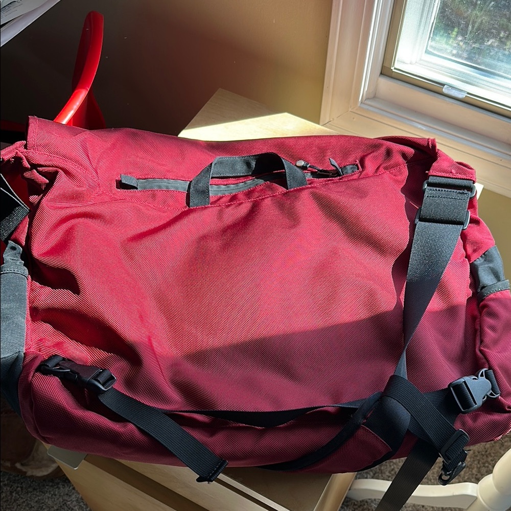 Patagonia Red Reflective XL critical mass Messenger Bag with Adjustable Strap - Picture 8 of 8
